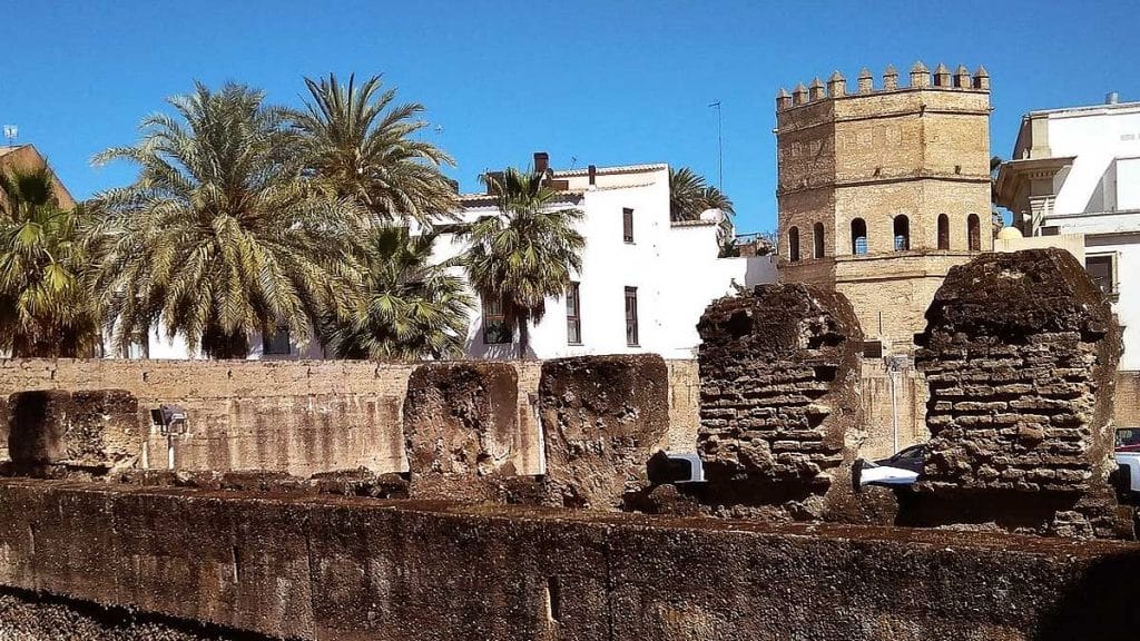 Muralla de la Torre de la Plata.