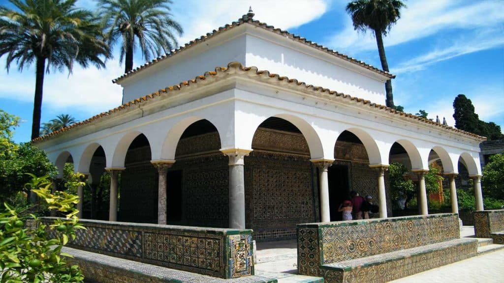 Cenador en los Jardines del Alcázar de Sevilla.