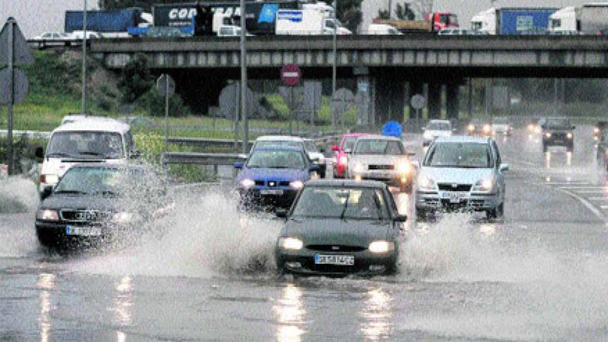 Carretera inundada en Sevilla.