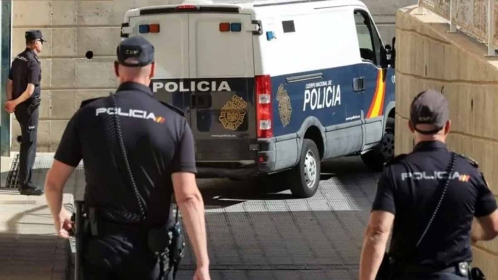 Agentes de la Policía Nacional.