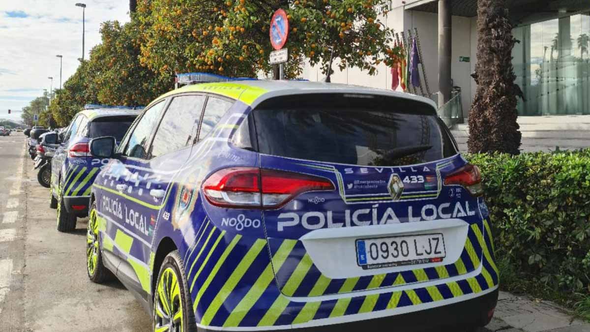 Vehículo de la Policía Local de Sevilla.