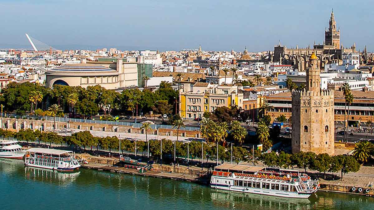 Descubriendo los encantos de Sevilla: Lo que los turistas valoran más de la ciudad