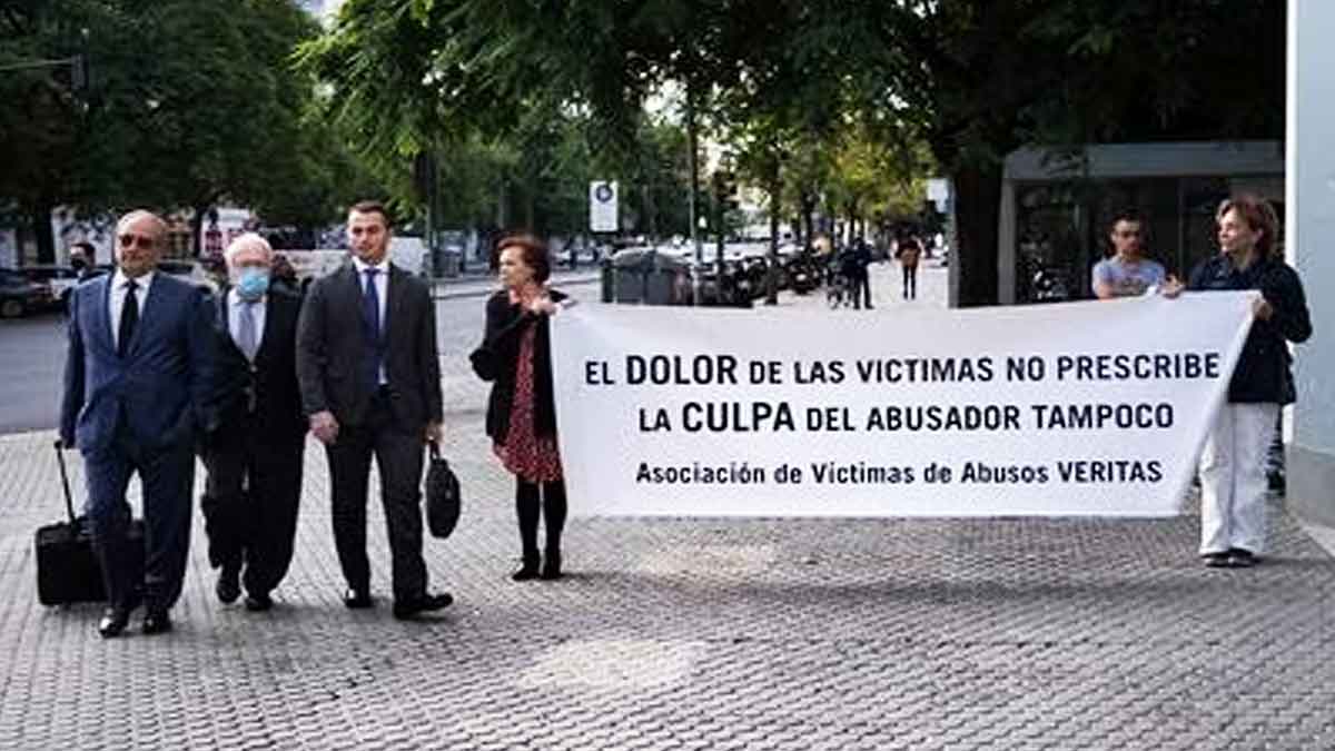 Grave decisión del Colegio de Médicos de Sevilla: El psiquiatra Javier Criado declarado 'persona non grata'