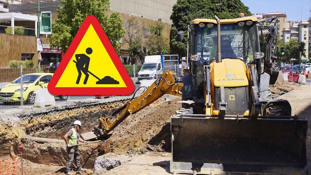 Maquinaria de obras trabajando en Sevilla.