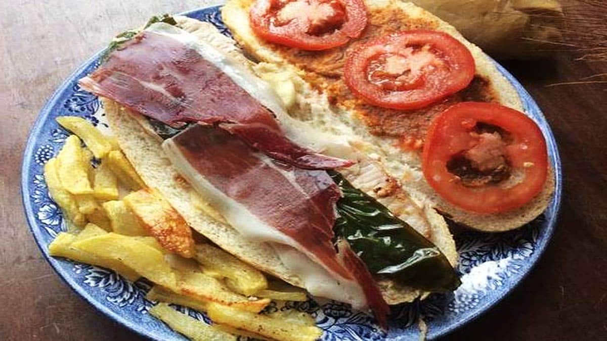 Descubriendo donde comer los mejores Serranitos de Sevilla: Un placer para los sentidos