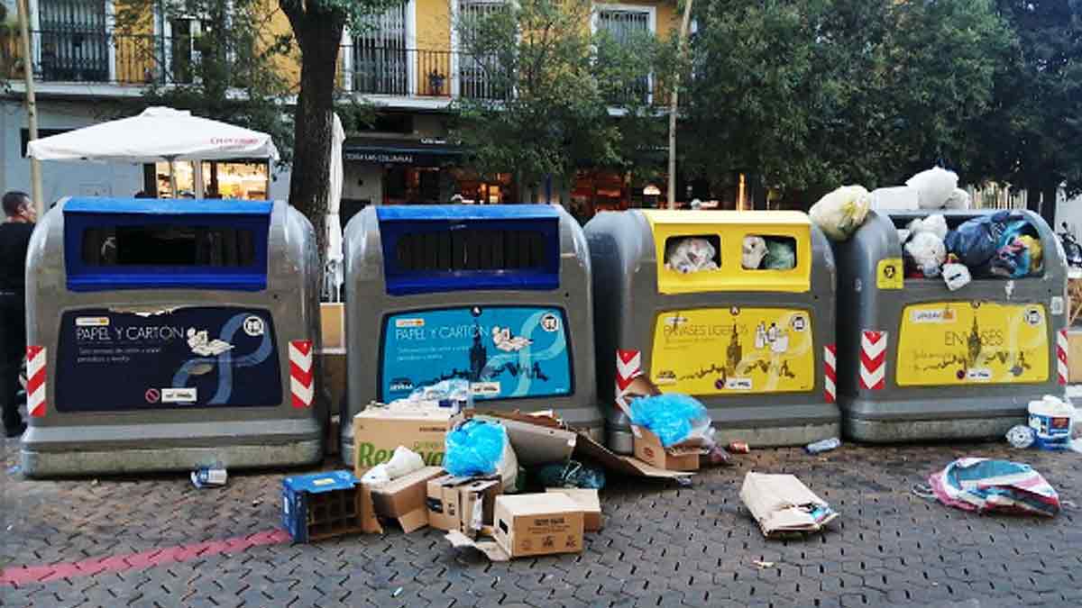 La suciedad generada por los pisos turísticos y los turistas 'descuidados'