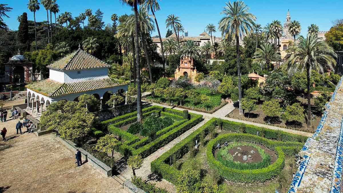 Descubren restos arqueológicos, musulmanes o romanos, bajo el Cenador de Carlos V del Alcázar de Sevilla