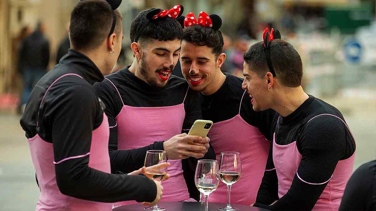 Despedidas de solteros y solteras en Sevilla: En busca de una normativa equilibrada y respetuosa con la ciudad