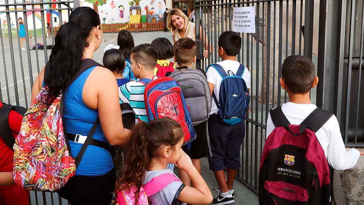 Los niños de Sevilla regresan a las aulas tras las vacaciones de verano