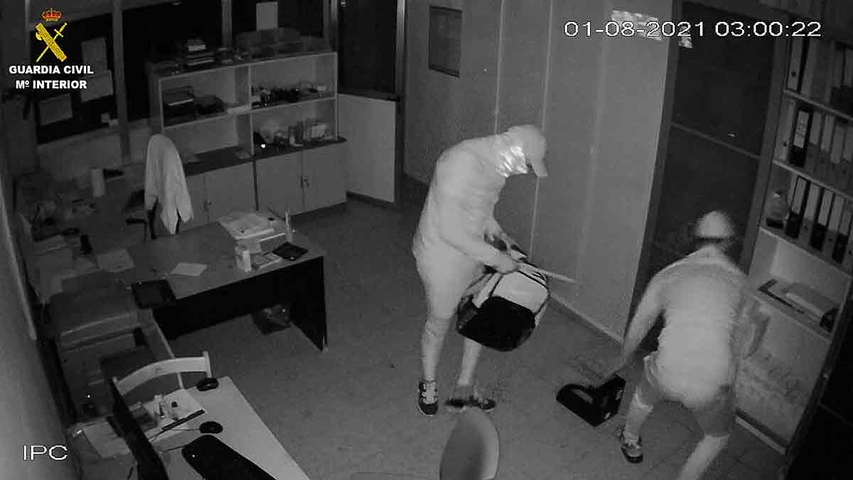 Las bandas kosovares: Una amenaza creciente en el robo de casas y naves industriales en Sevilla