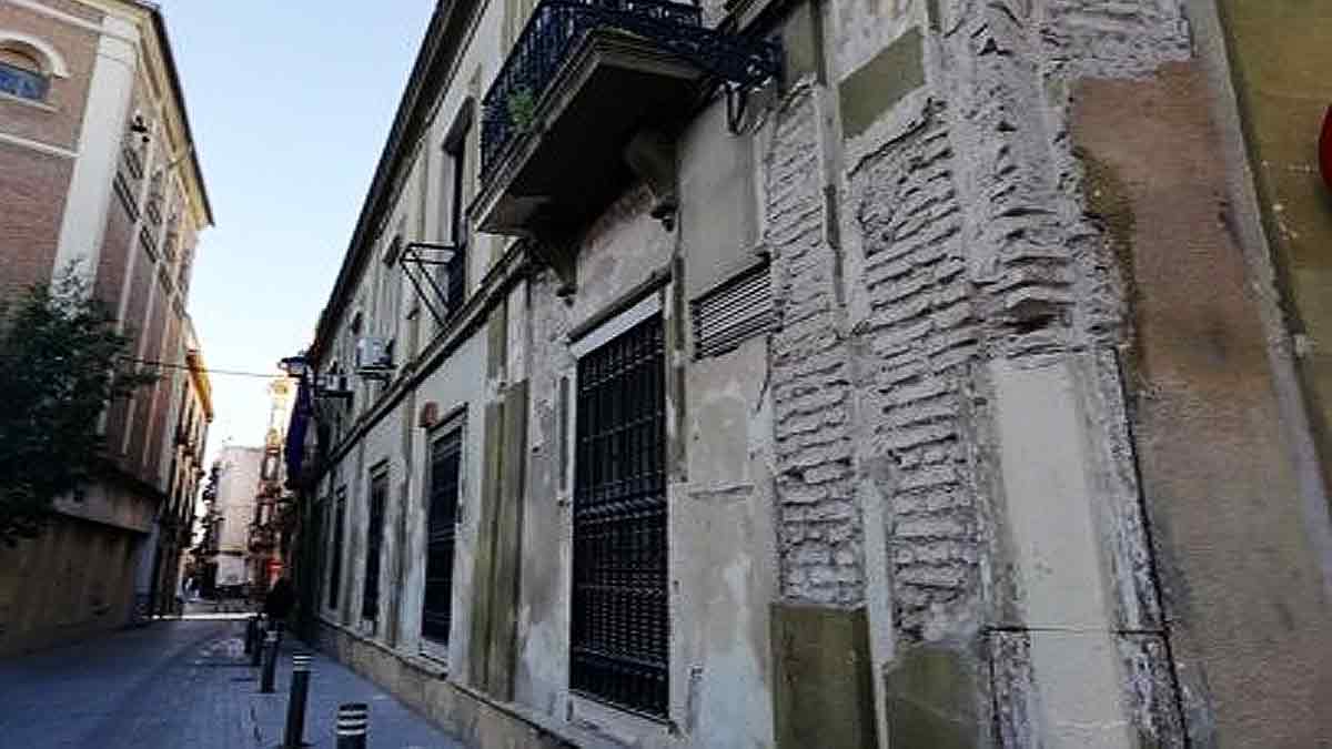 La necesidad urgente de rehabilitar los edificios en mal estado en Sevilla