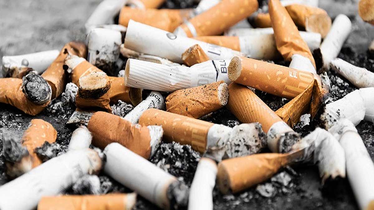 Preocupante contaminación de colillas en los exteriores de los hospitales de Sevilla