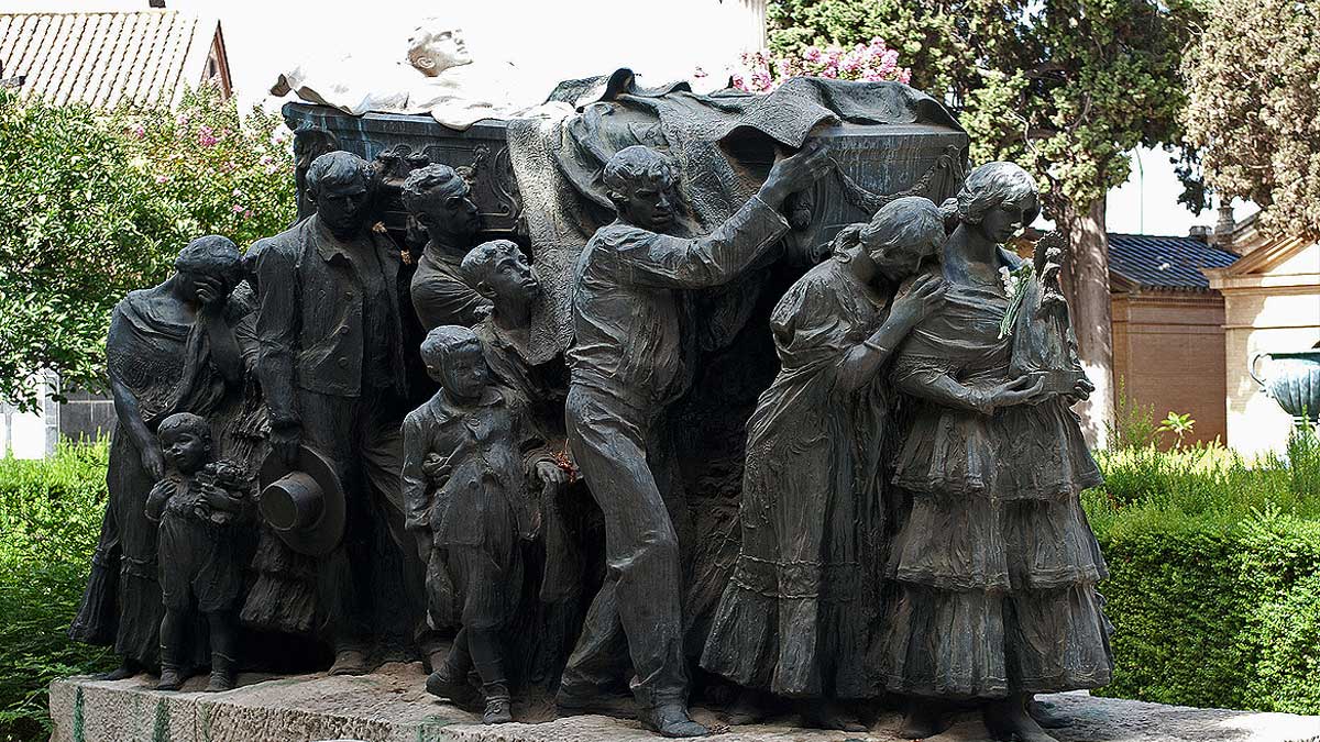 La borrasca Ciarán mantiene a Sevilla en estado de alerta y cierran parques y cementerio