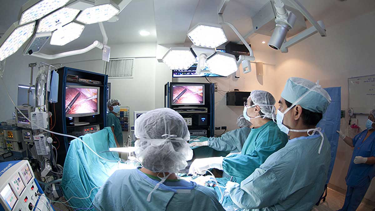 Desesperación por las listas de espera quirúrgicas en Sevilla que se han disparado un 35% en un año