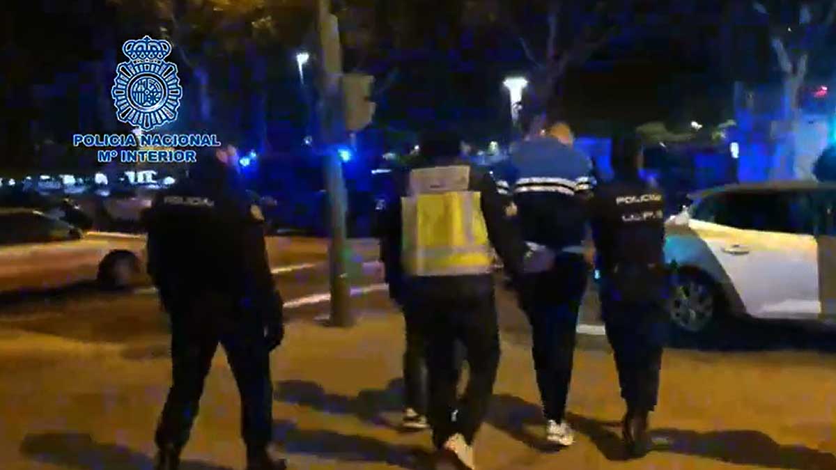 Imponen medidas cautelares a 25 hinchas ultras del Sevilla por la pelea en Pamplona