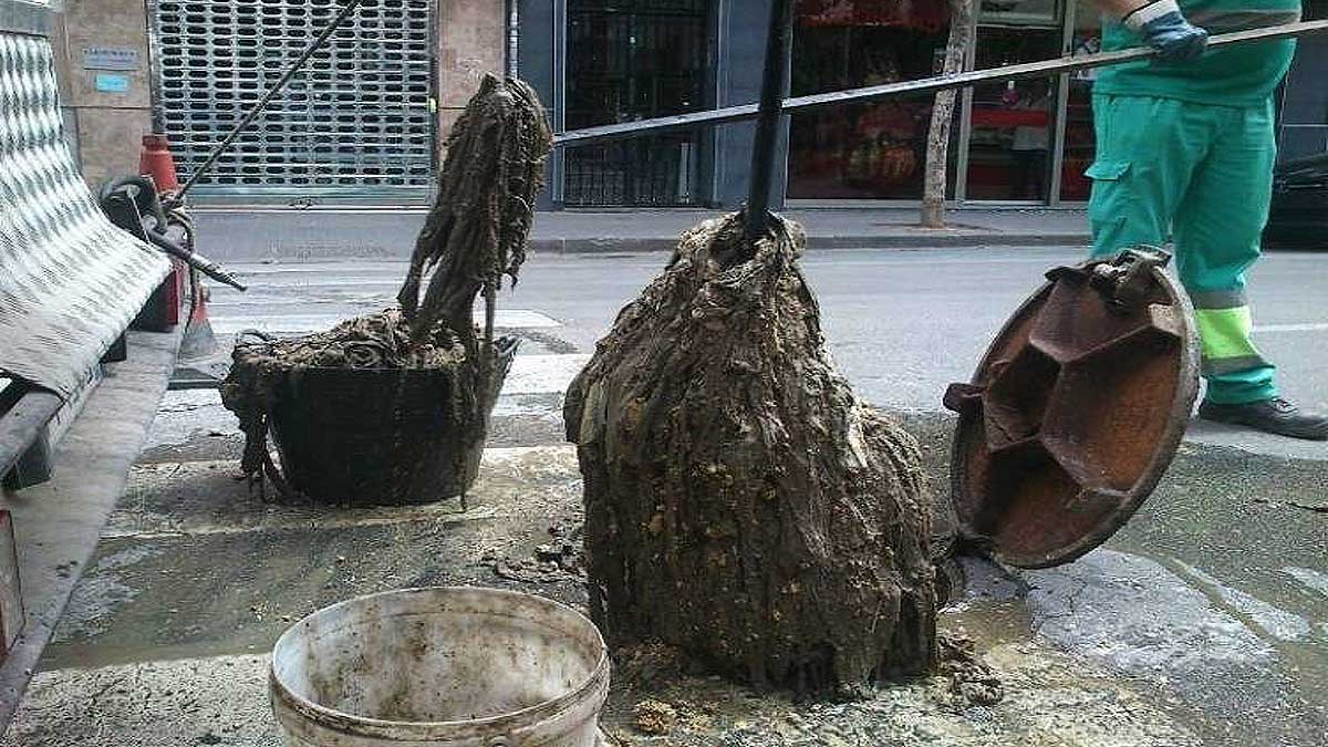 El problema de las toallitas en el alcantarillado húmedas de Sevilla
