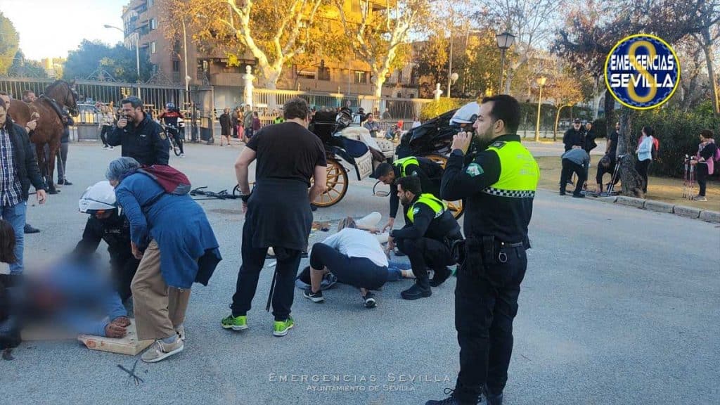 Coche de caballos y víctimas del accidente.