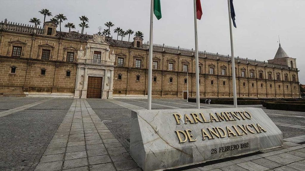 El edificio encantado del Parlamento de Andalucía.