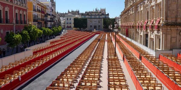 Las sillas de la Semana Santa de Sevilla, un deseo que se dispara
