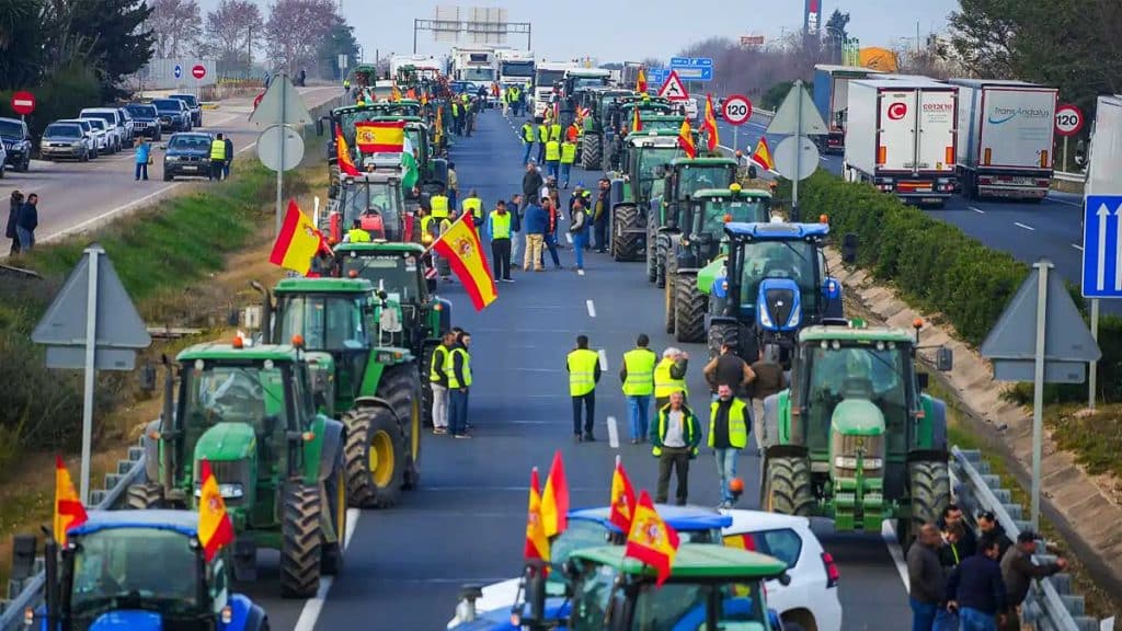 Nueva jornada de "tractoradas" en España.