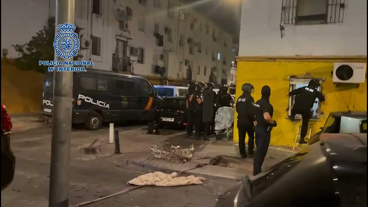 Redada de la Policía Nacional en Los Pajaritos.
