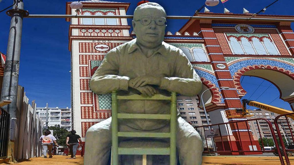 Imagen de la estatua de Paco Palacios y la portada 2024 de la Feria de Sevilla.