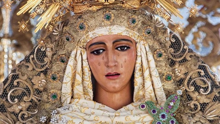 Imagen de la Virgen de la Esperanza de Triana.