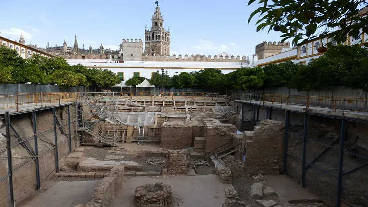 Restos encontrados en el Patio de Banderas.