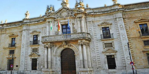 Un profesor en prácticas de la Universidad de Sevilla acusado de graves conductas