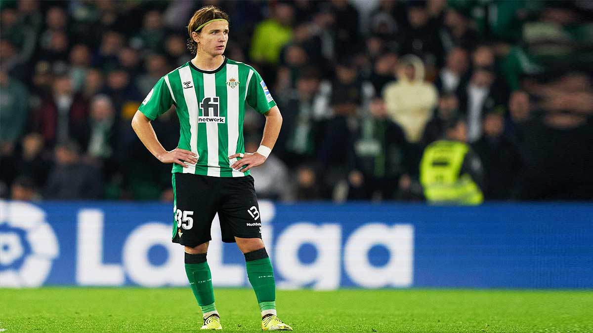 Félix Garreta, defensa central.