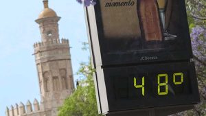 Torre del Oro y termómetro urbano.