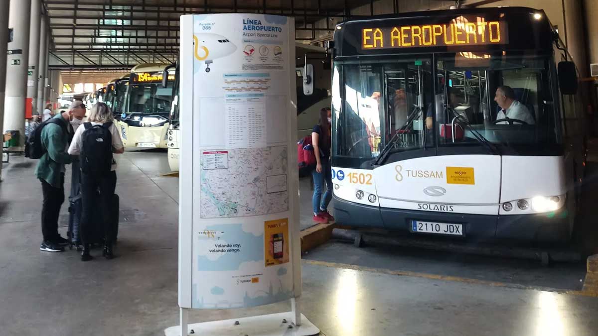 Bus del aeropuerto de San Pablo en Sevilla.