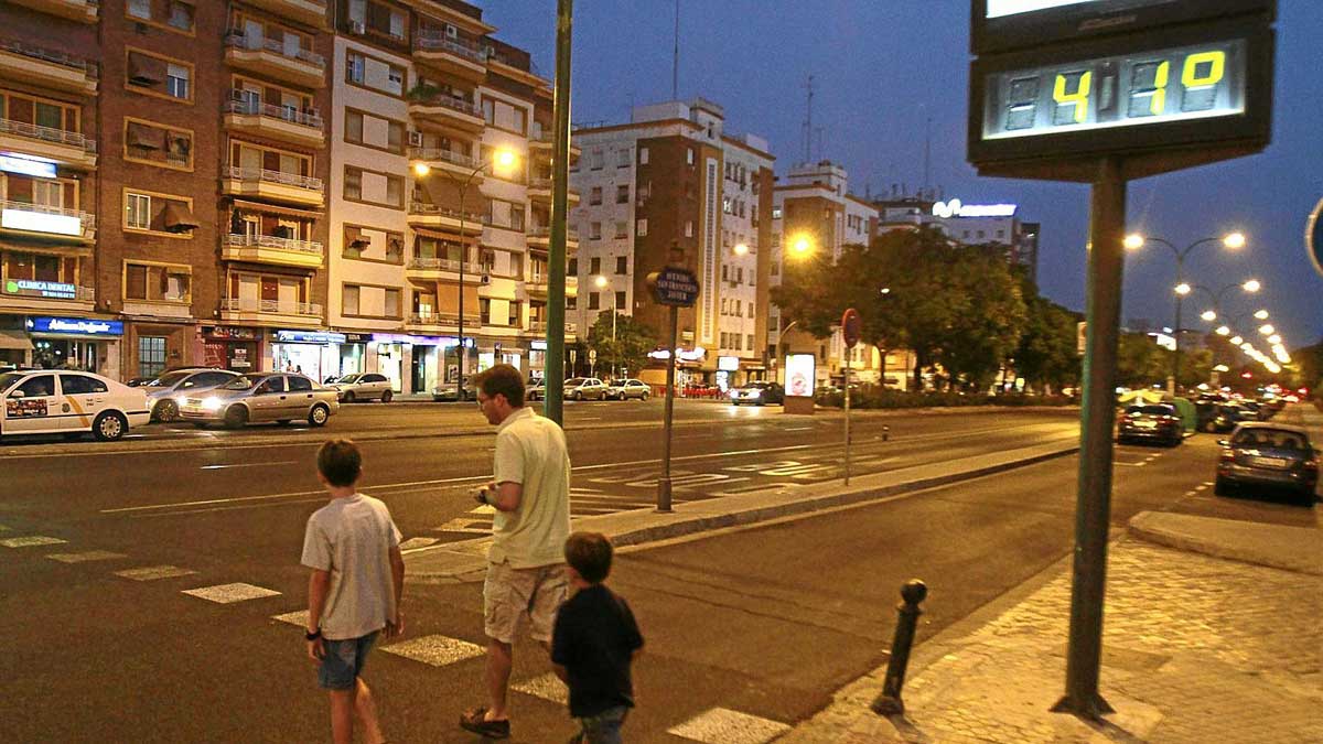 Termómetro en la Avda. San Francisco Javier de Sevilla.