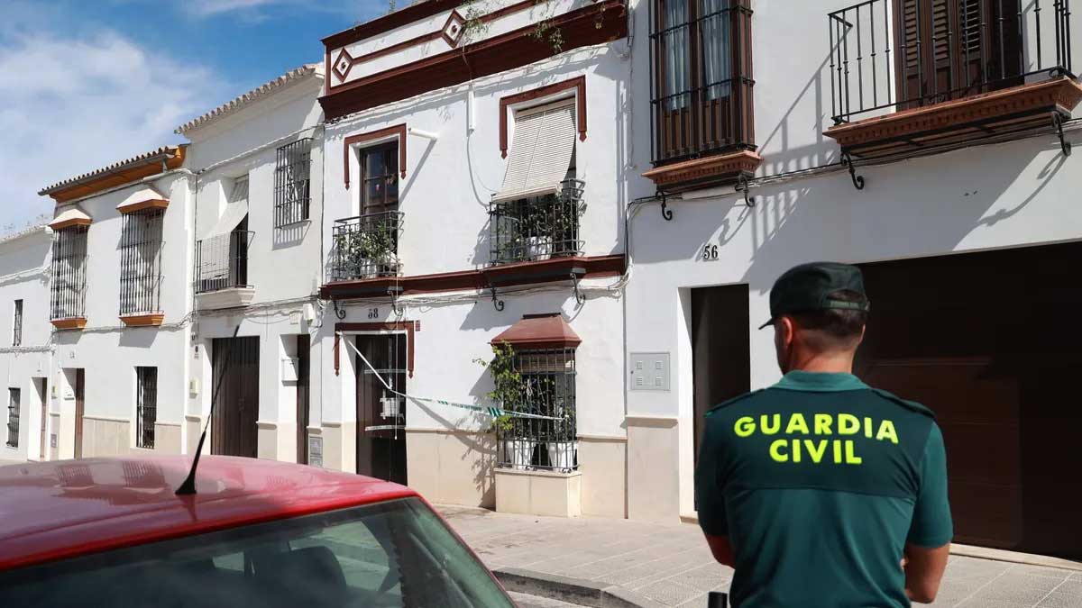 Casa donde mataron a las víctimas en Osuna.