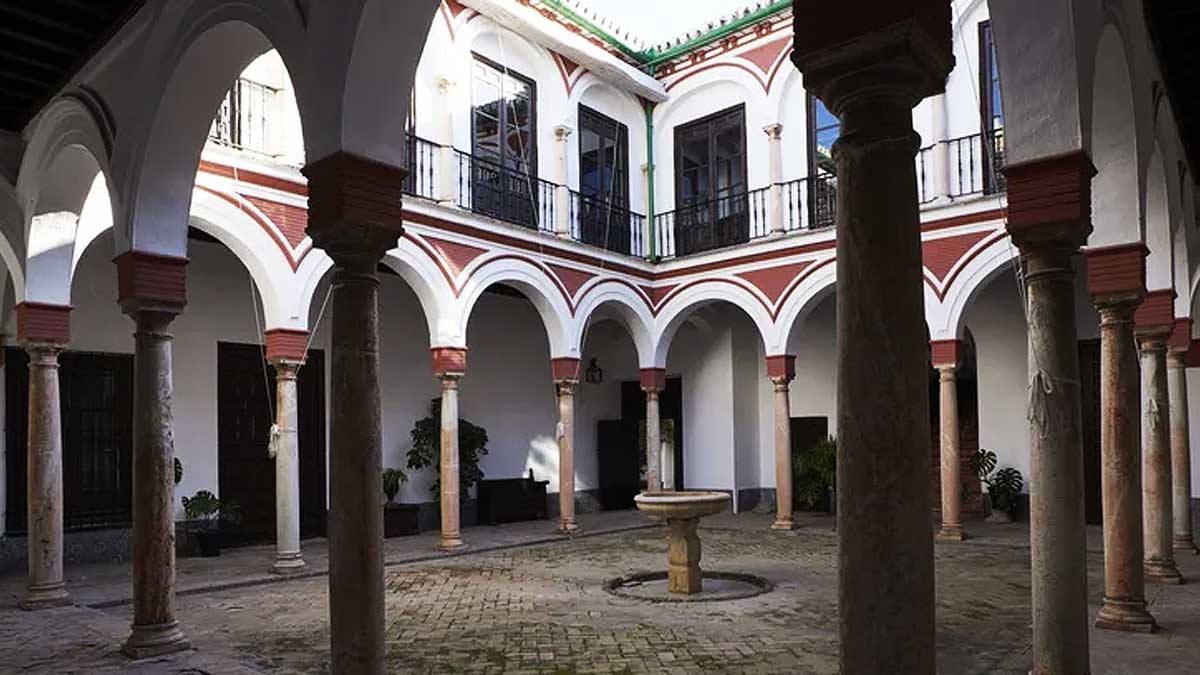 Palacio de los Bucarelli en calle Dalia.
