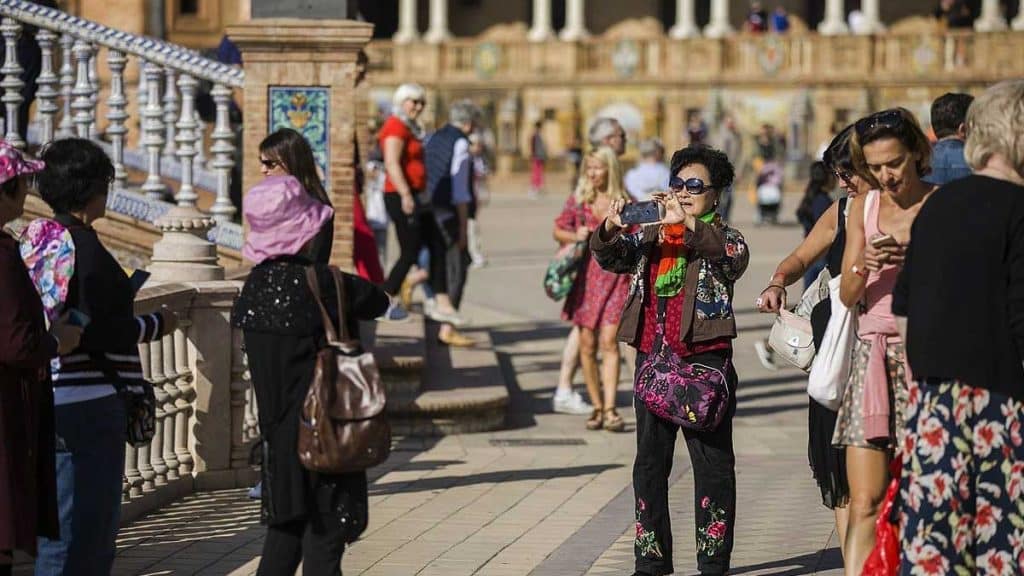 Turismo en la Legendaria Plaza de España.