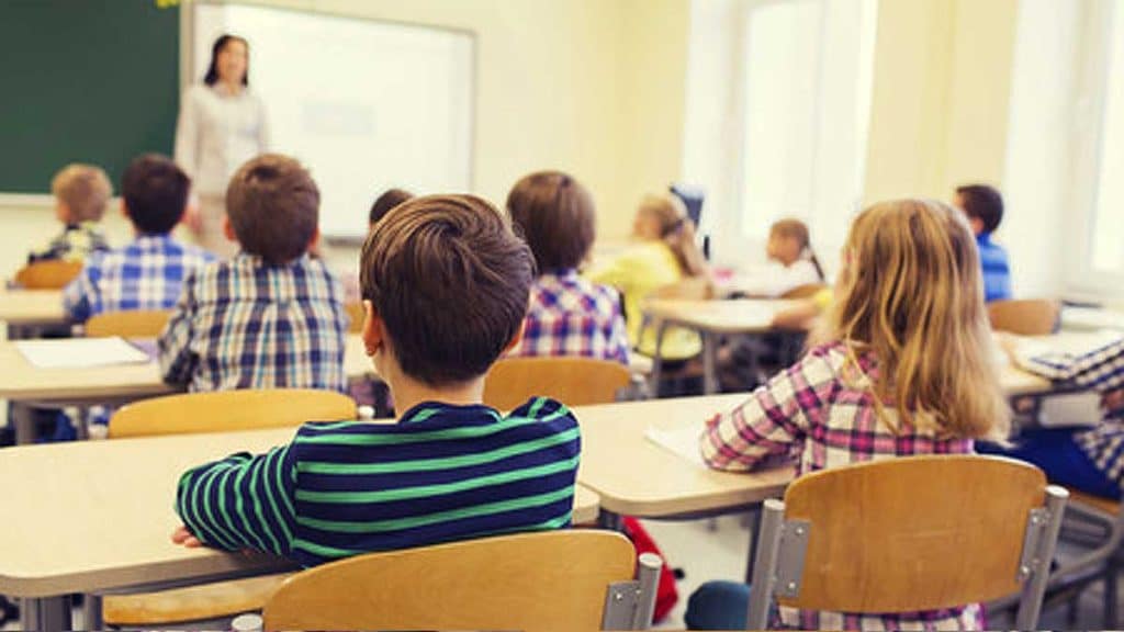 Niños en el colegio.