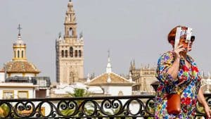 Giralda y bochorno en Sevilla.