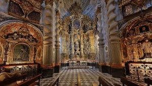 Vista del interior de la iglesia de San Luis de los Franceses.