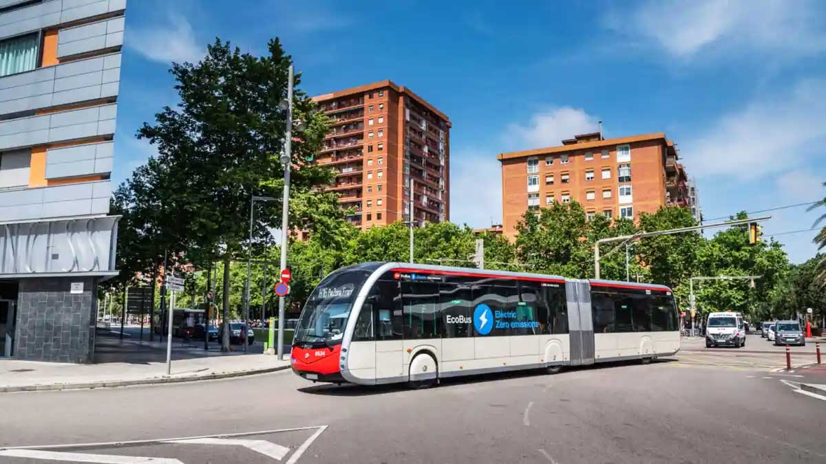 Imagen de diseño del Tranvibús por Sevilla Este.