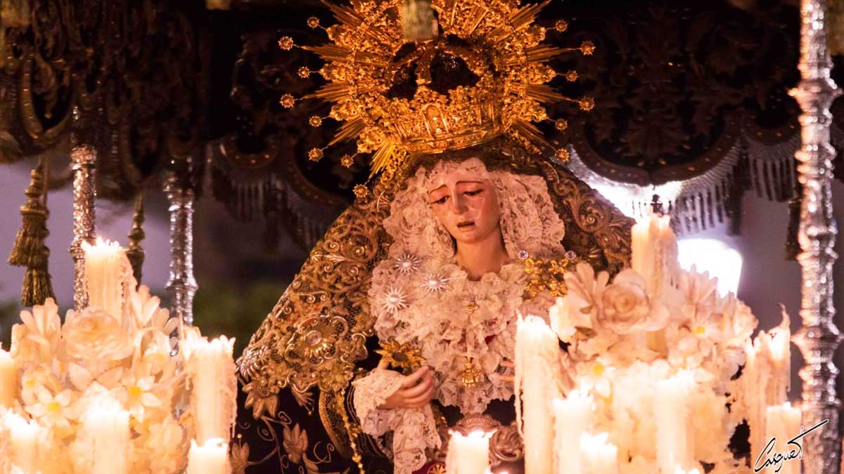 Virgen de la Estrella en su palio.