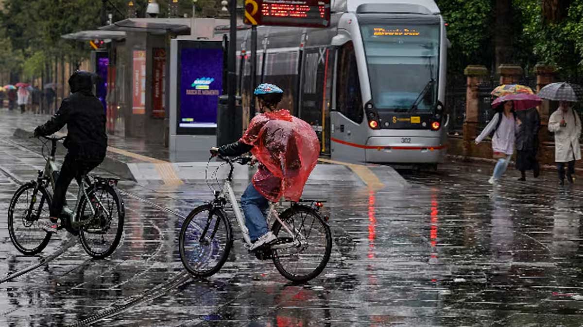 Intensa lluvia en Sevilla.