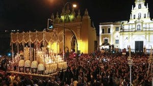 Virgen de la Macarena tras su salida.