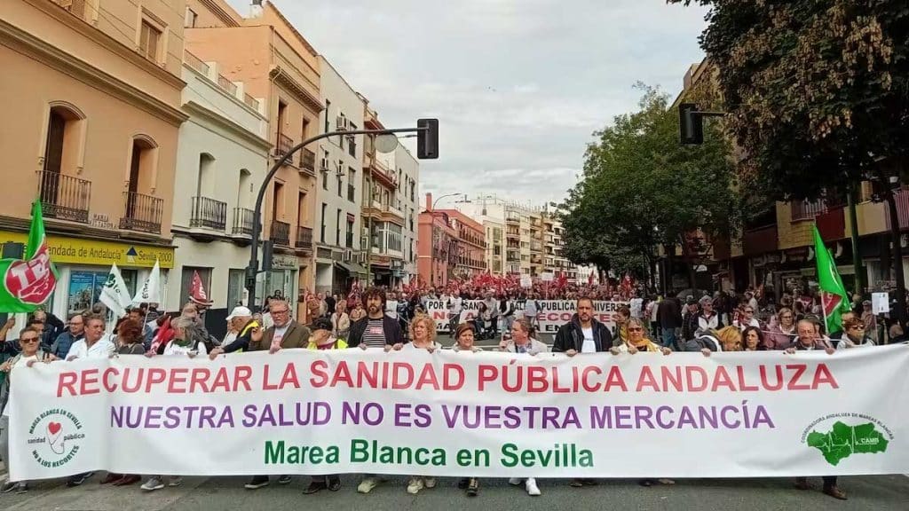 Manifestación de Marea Blanca en Sevilla.