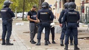 Miembros de la Policía Nacional en las Tres Mil Viviendas.