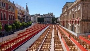 Sillas para ver la Semana Santa de Sevilla.