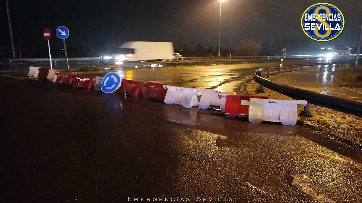 SE-20 cortada por la lluvia.