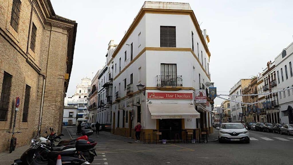Esquina calle Dueñas.