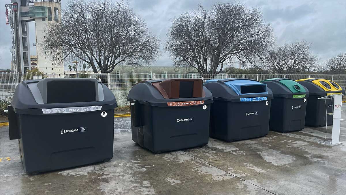Modelos de contenedores expuestos en su presentación en Cartuja.