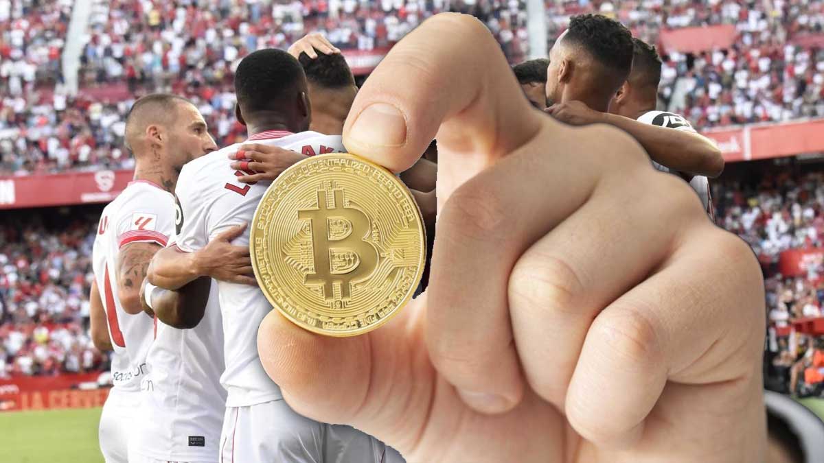 Jugadores del Sevilla celebrando un gol y una mano sosteniendo una criptomoneda.